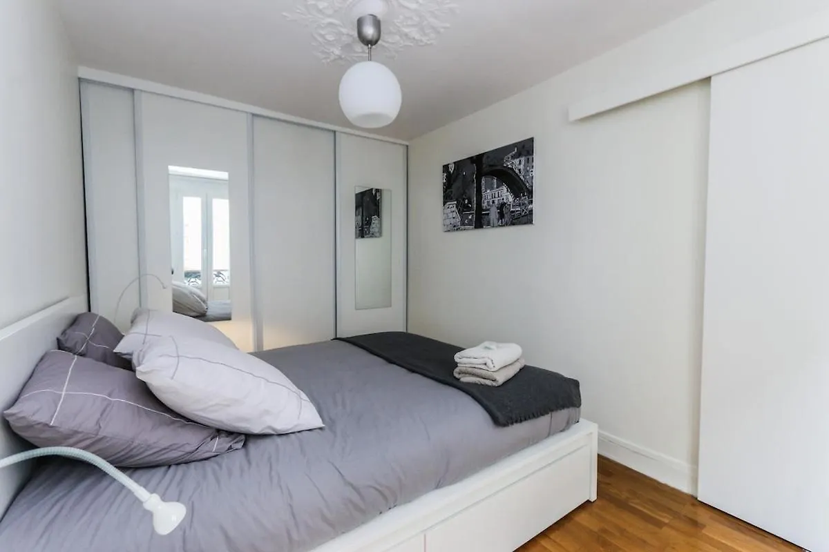 Appartement Cosy - Lancry - Canal-St-Martin Paris 0*,  France